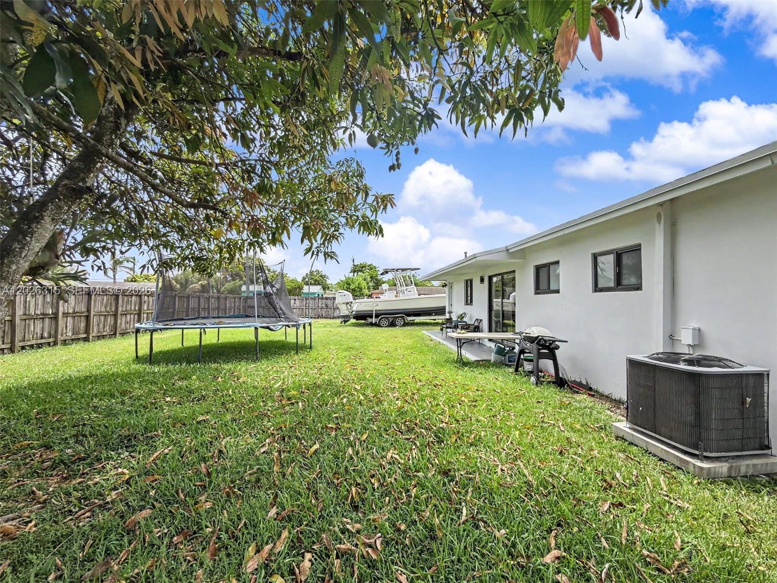 5TH ADDN TO RICHMOND HGTS - Residential