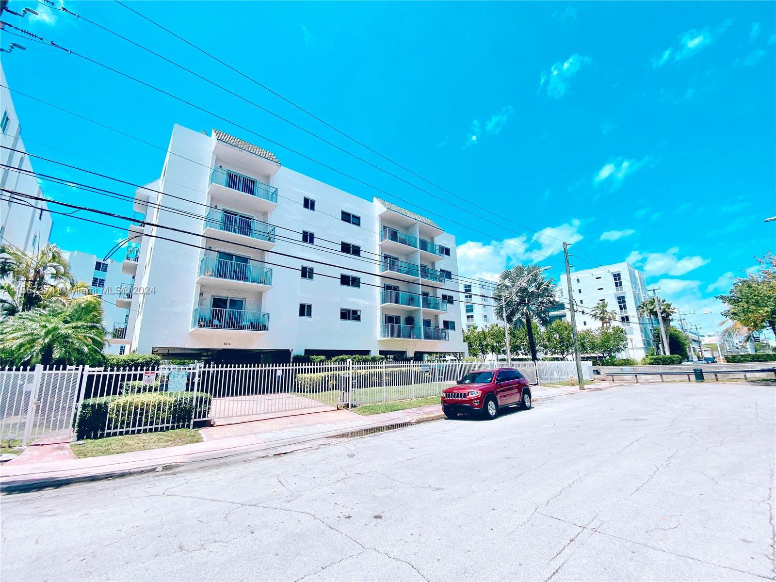 Welcome to Arcadia Condo in South Beach! Nestled in an ideal location within walking distance to Lincoln Road and Sunset Harbor, and just a short bike ride away from the beach, this 1 bedroom and 1 bathroom updated unit offers unparalleled convenience and exudes modern comfort.

Schedule a viewing today and step into the lifestyle you've always imagined.