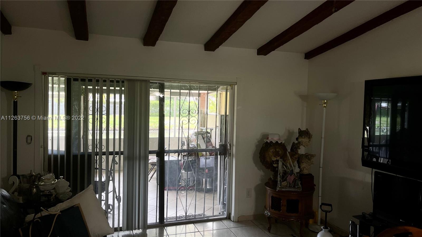 DEVON-AIRE VILLAS SEC 3 - Residential