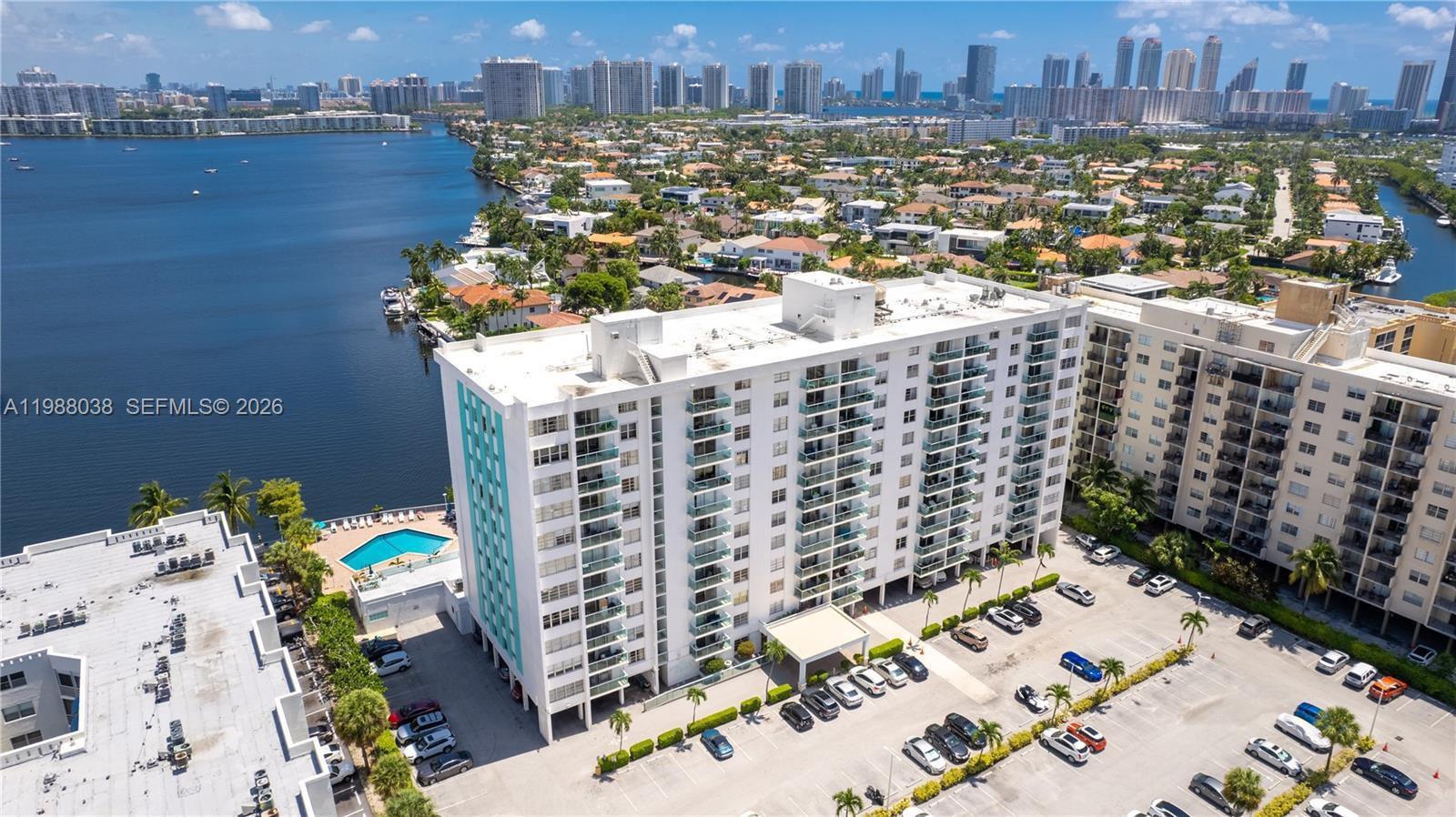 STRATFORD HOUSE CONDO - Residential