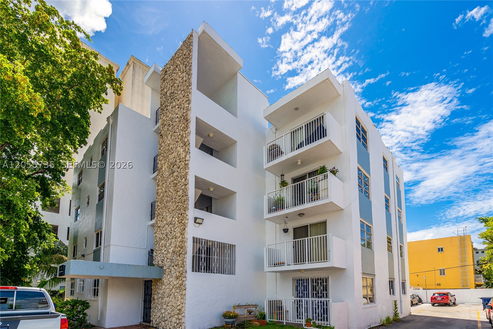 EL RIO CONDO - Residential Lease