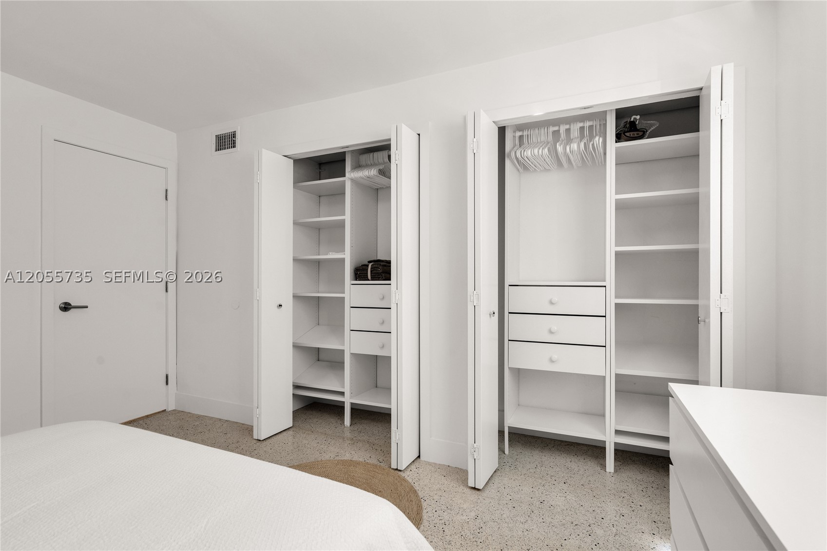 EL RIO CONDO - Residential Lease