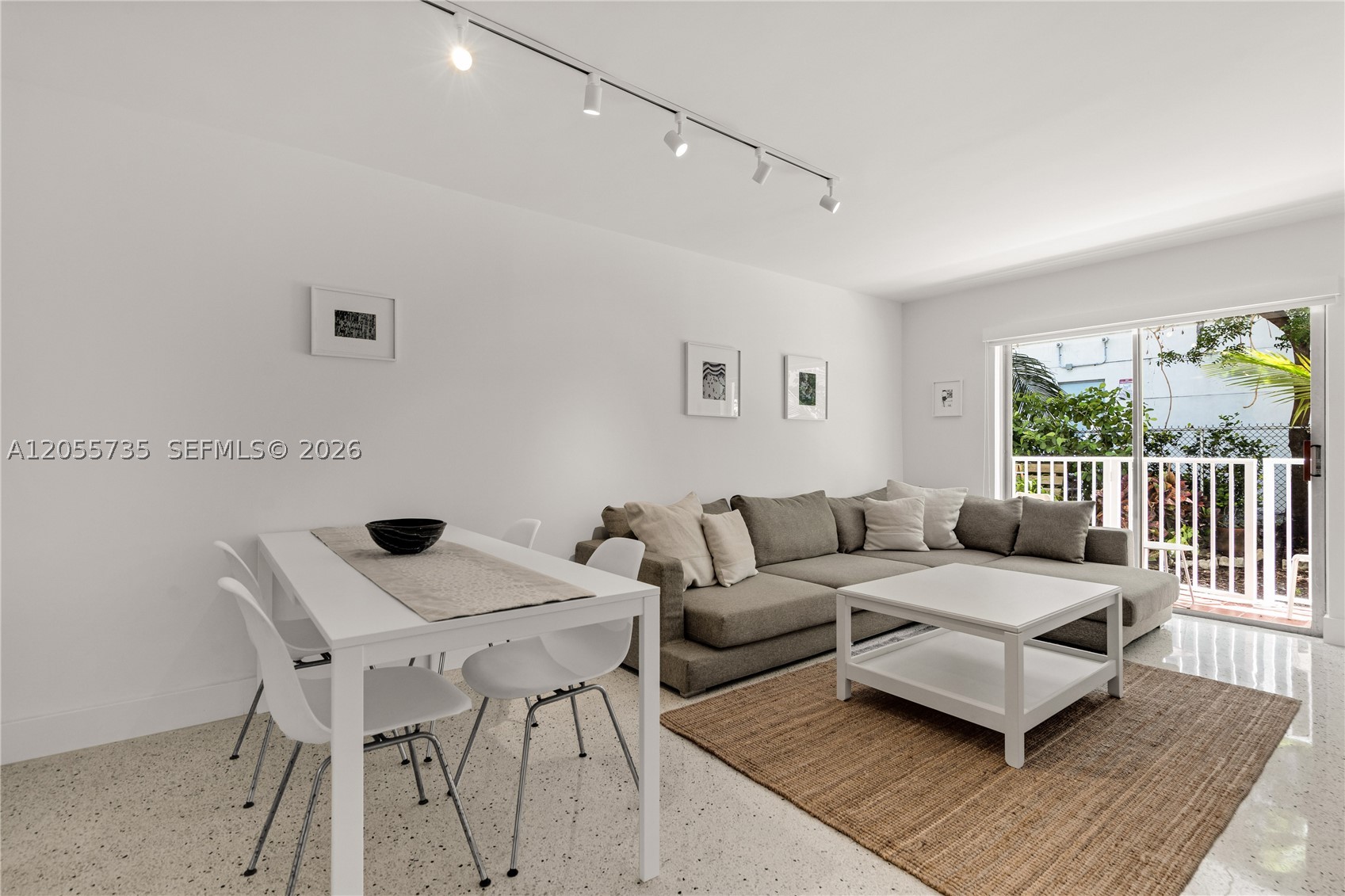 EL RIO CONDO - Residential Lease