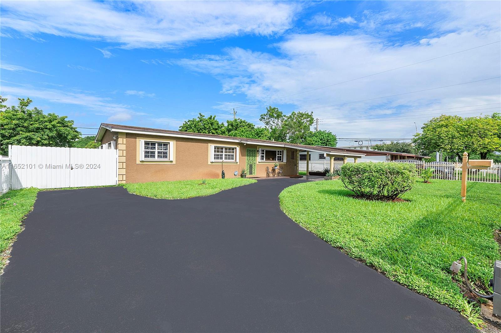 SCOTT LAKE MANOR SEC 1 - Residential