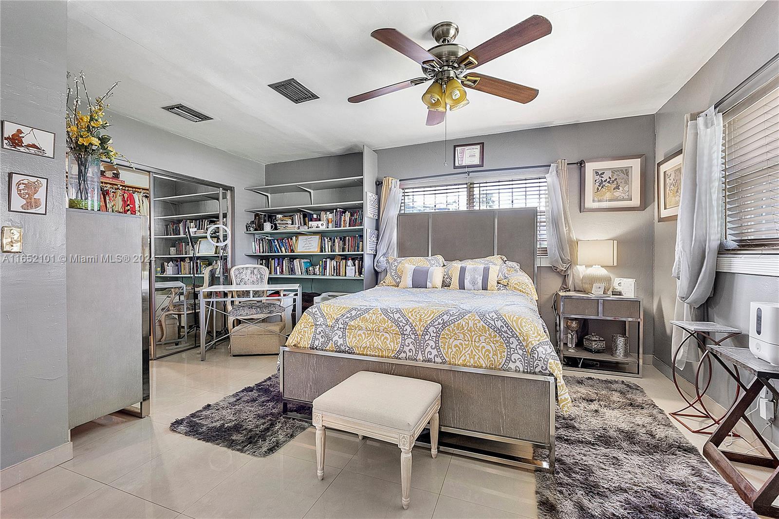 SCOTT LAKE MANOR SEC 1 - Residential