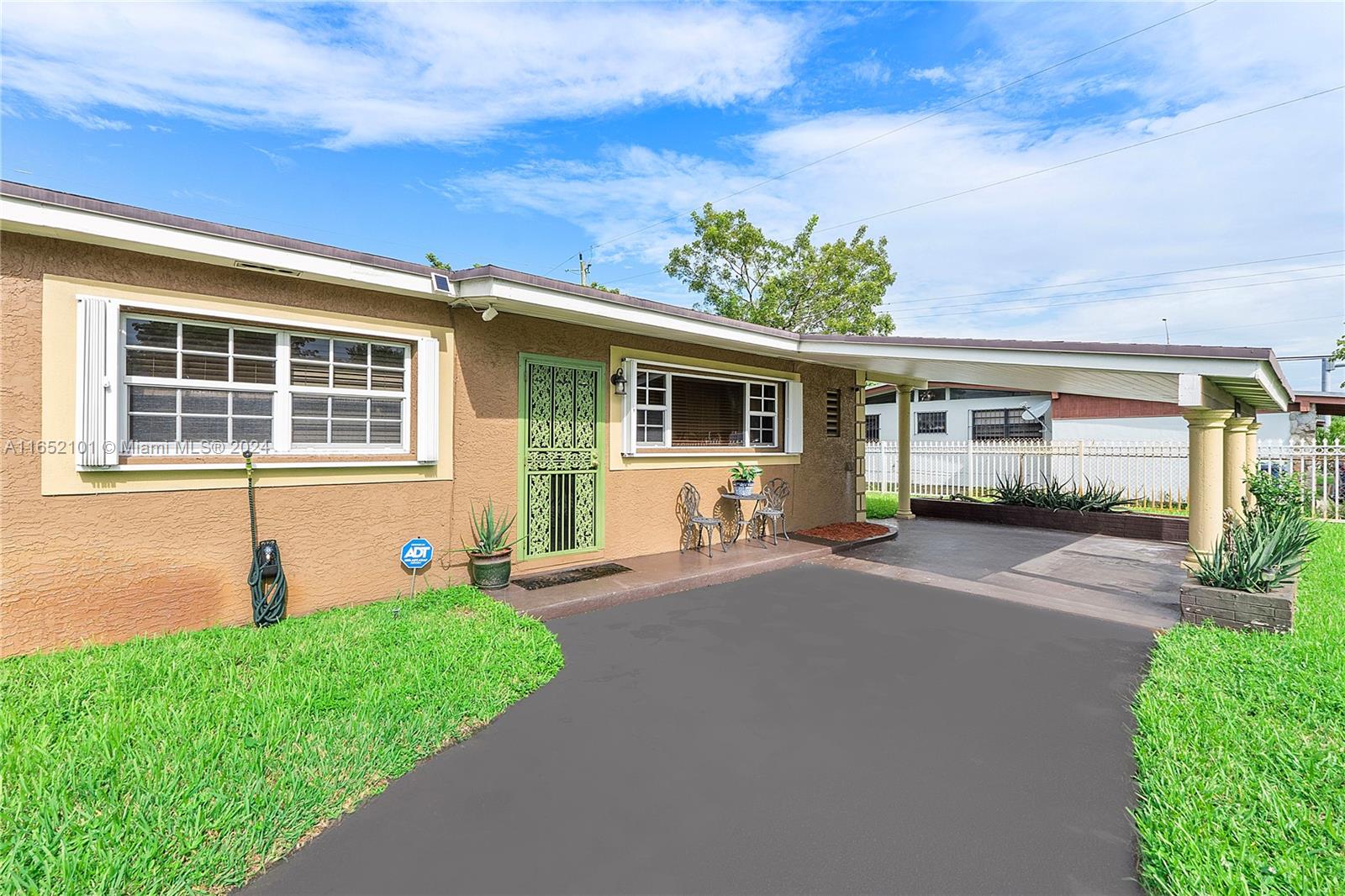 SCOTT LAKE MANOR SEC 1 - Residential