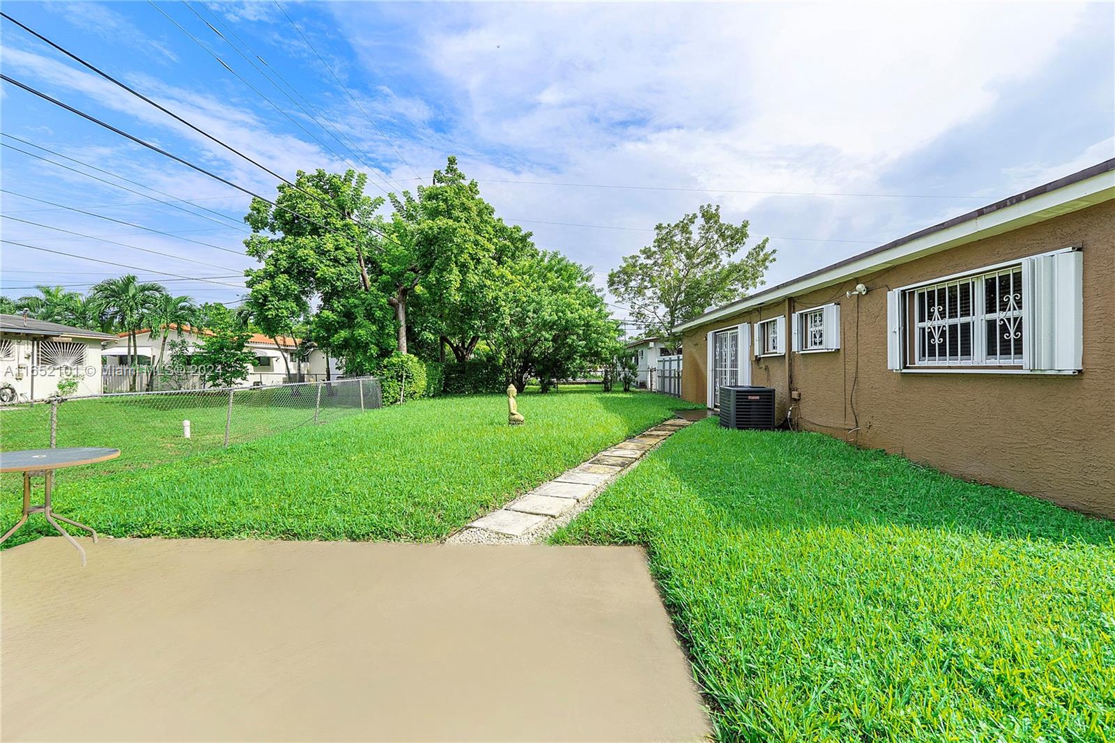 SCOTT LAKE MANOR SEC 1 - Residential