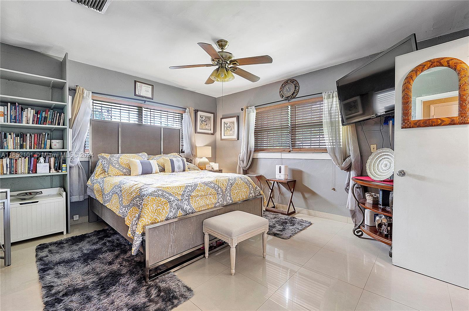 SCOTT LAKE MANOR SEC 1 - Residential