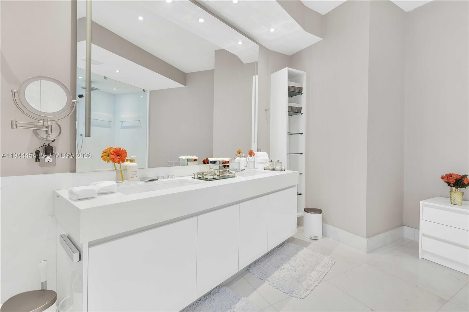 18555 COLLINS AVENUE COND - Residential