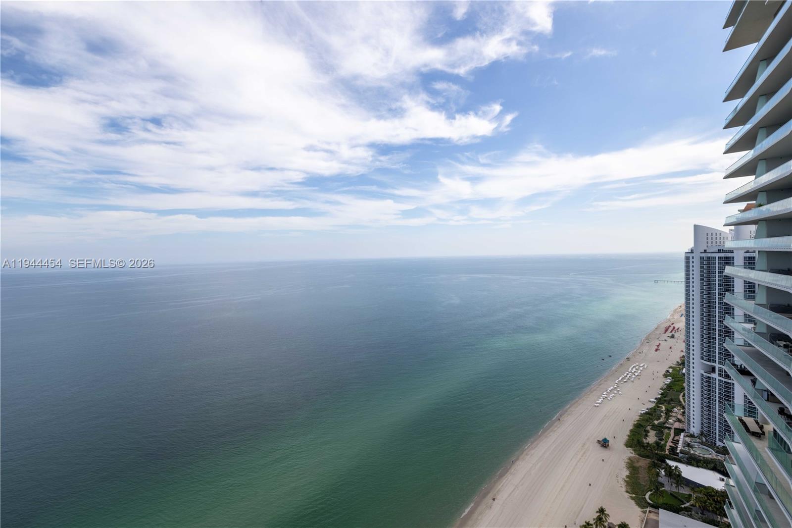 18555 COLLINS AVENUE COND - Residential