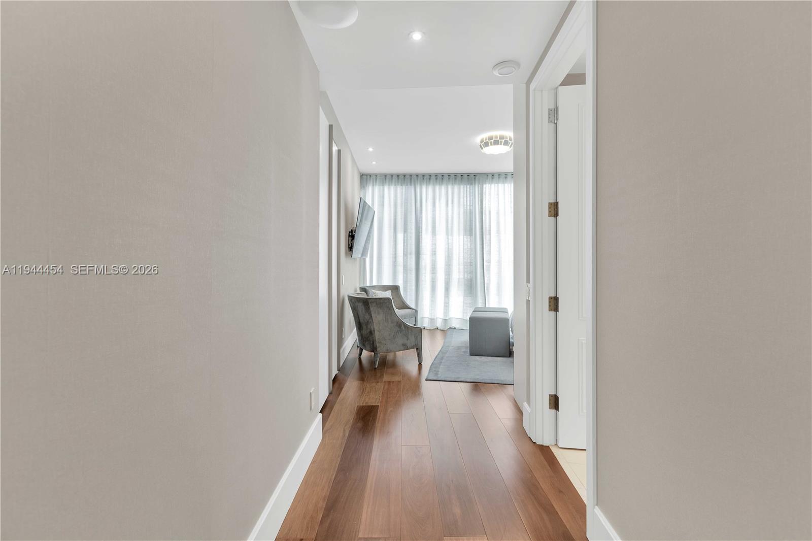 18555 COLLINS AVENUE COND - Residential