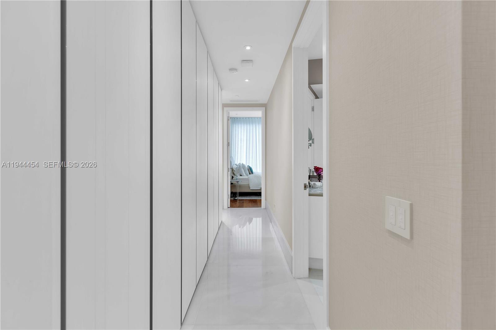 18555 COLLINS AVENUE COND - Residential