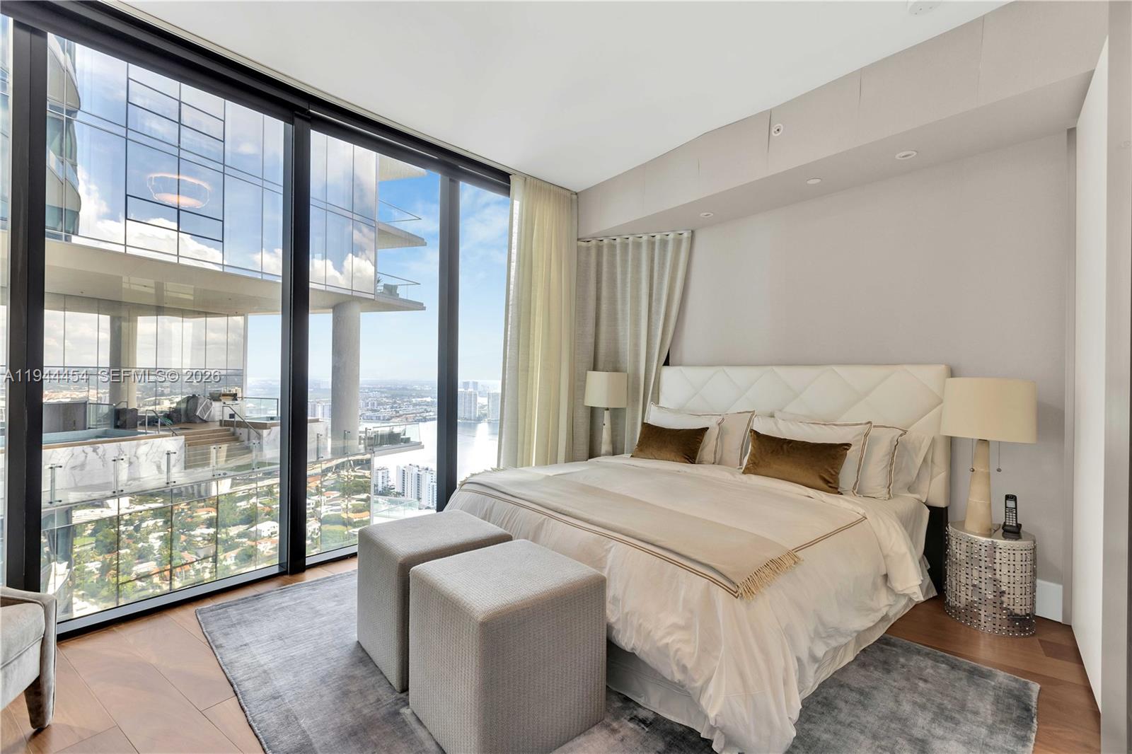 18555 COLLINS AVENUE COND - Residential