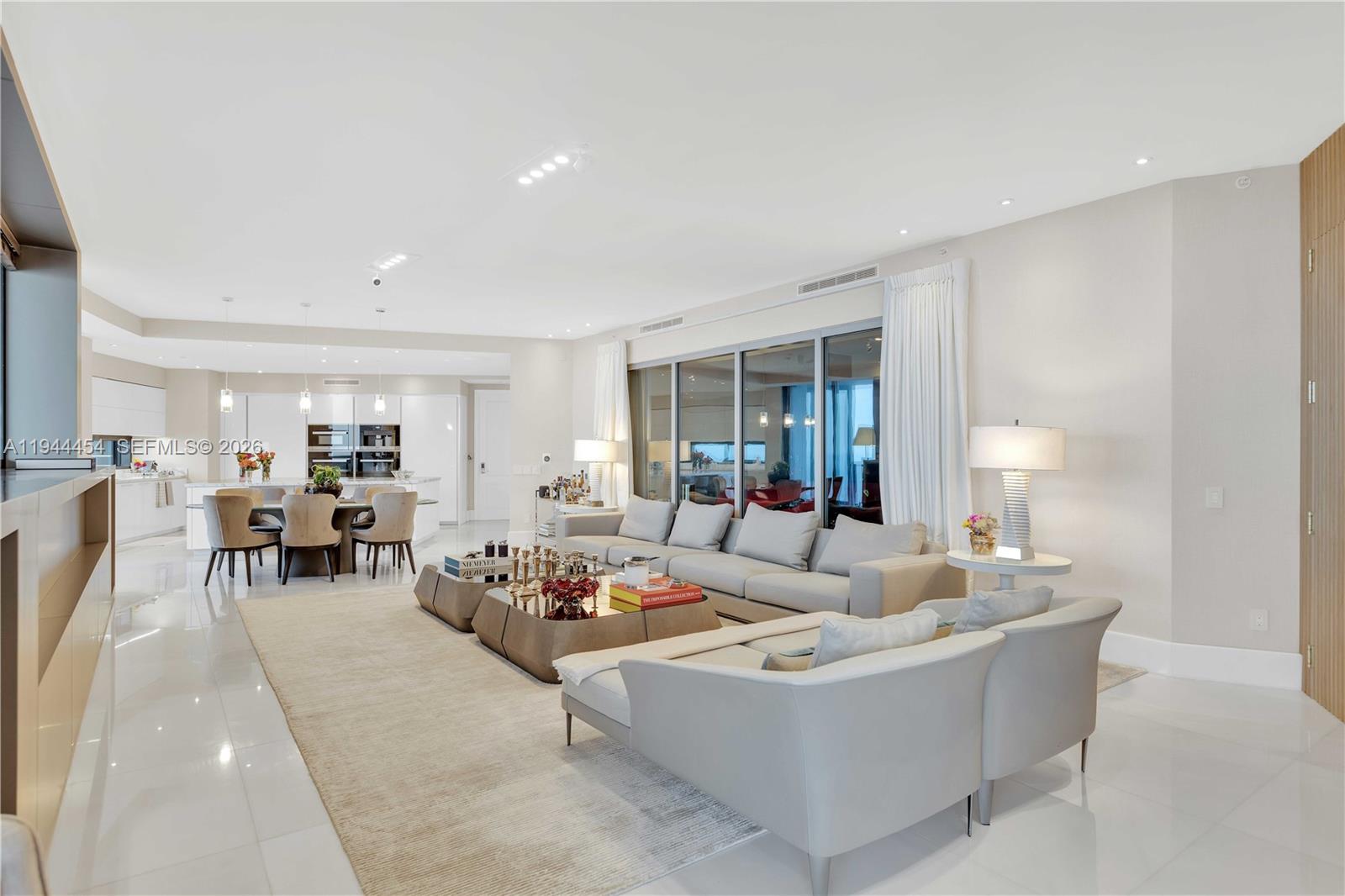 18555 COLLINS AVENUE COND - Residential