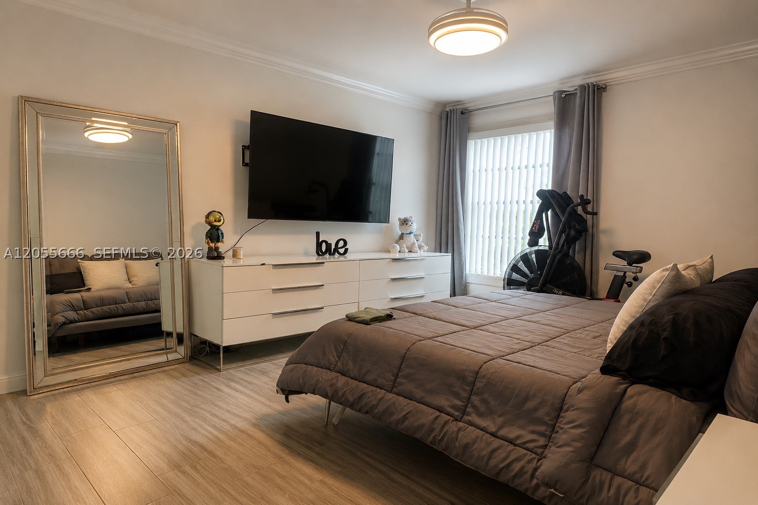IMPERIAL POINT COLONNADES - Residential Lease