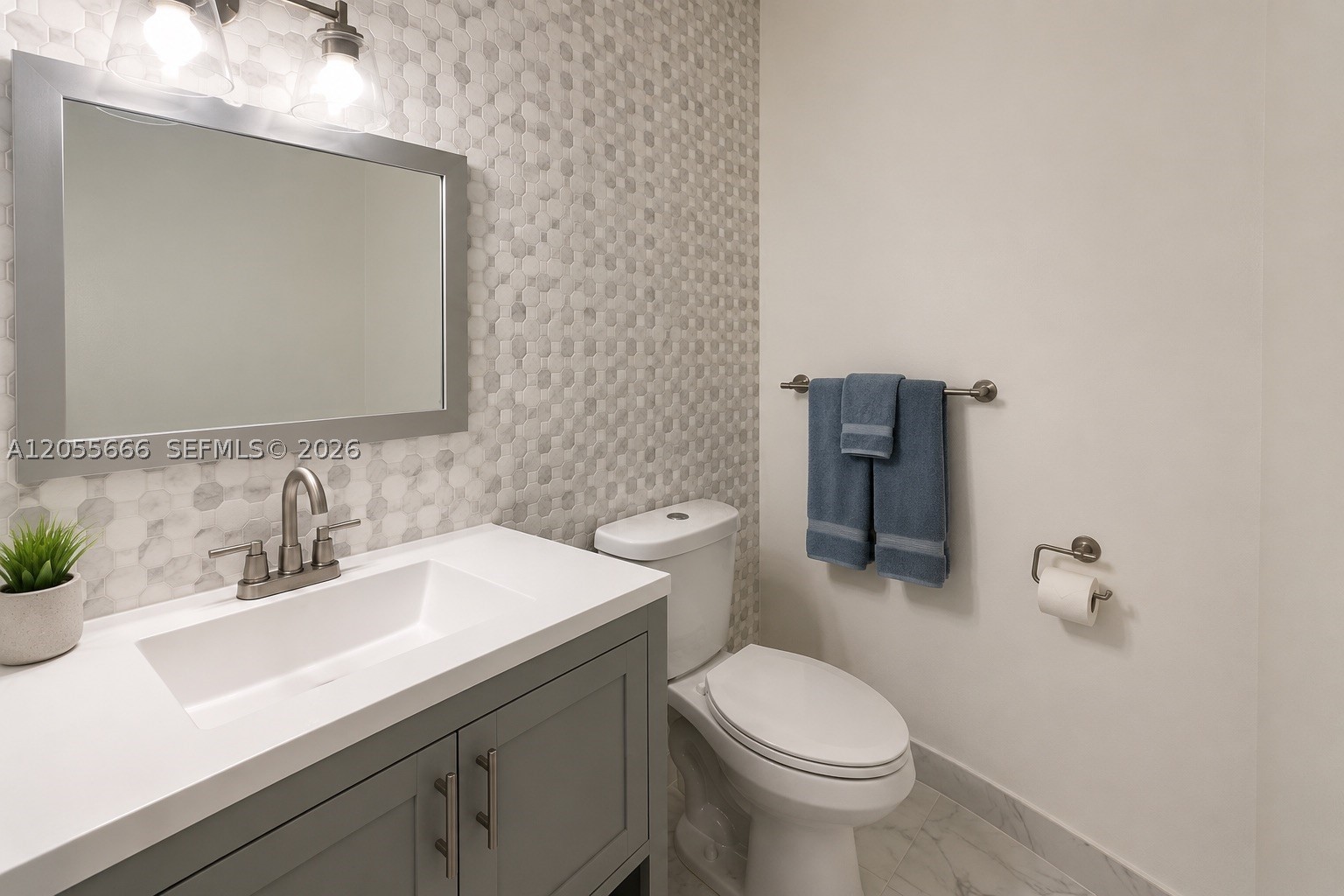 IMPERIAL POINT COLONNADES - Residential Lease