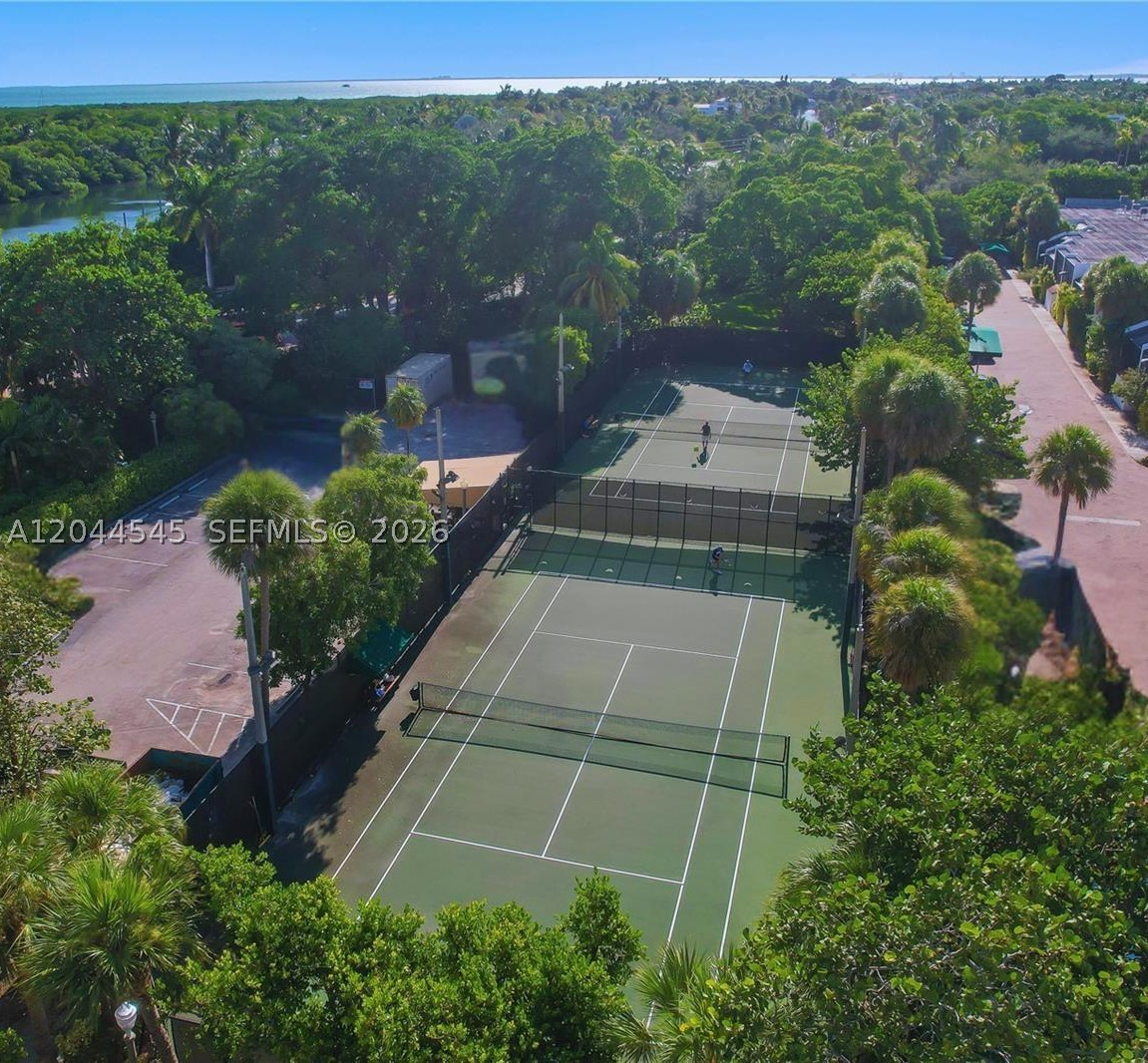 TOWERS OF KEY BISCAYNE CO - Residential