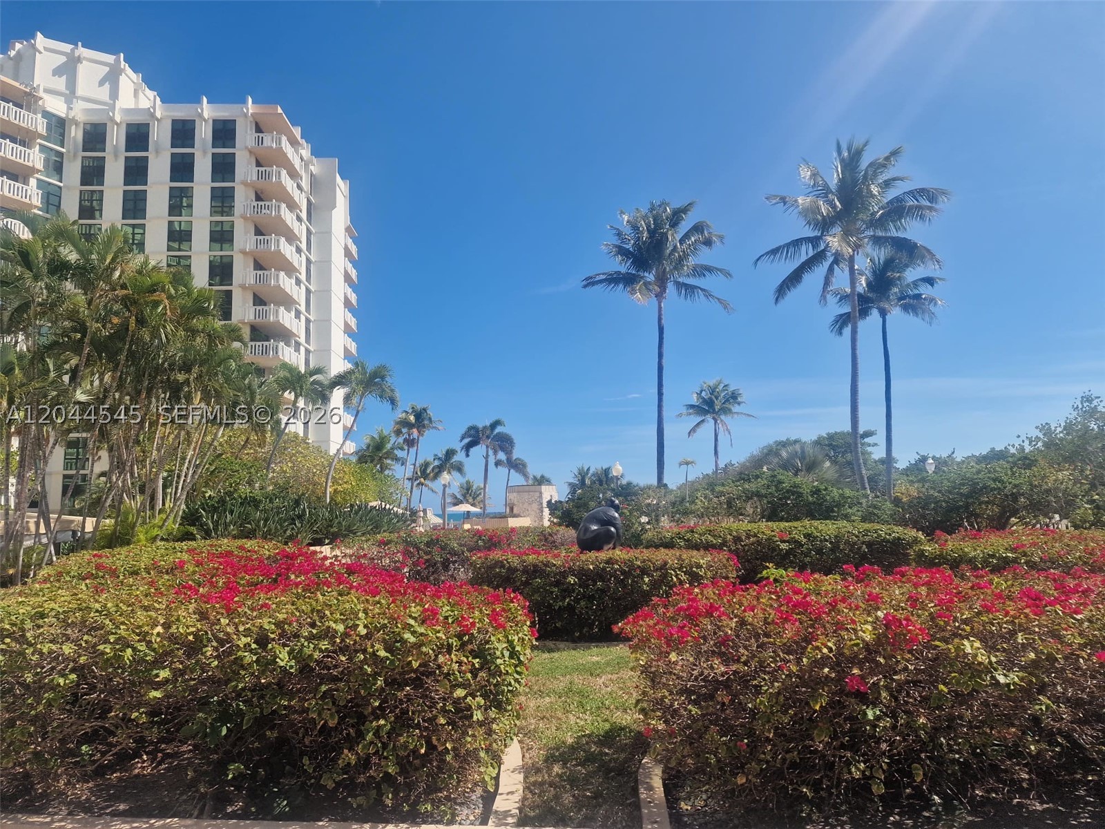 TOWERS OF KEY BISCAYNE CO - Residential