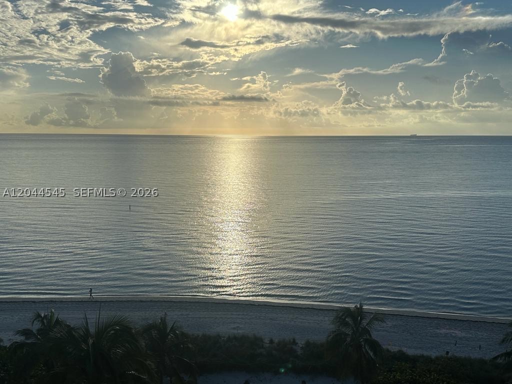 TOWERS OF KEY BISCAYNE CO - Residential