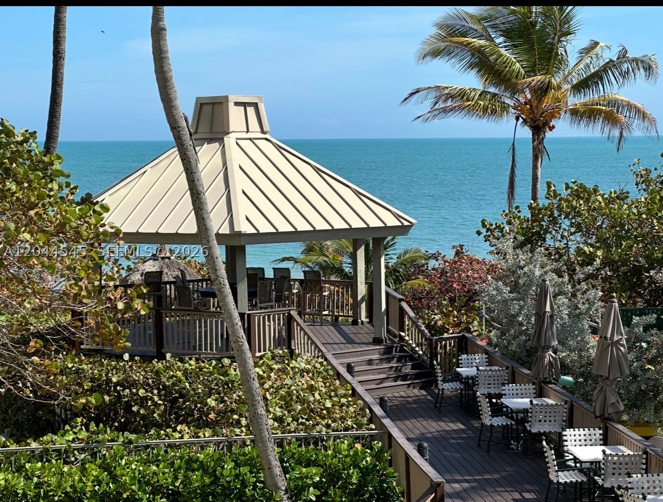 TOWERS OF KEY BISCAYNE CO - Residential