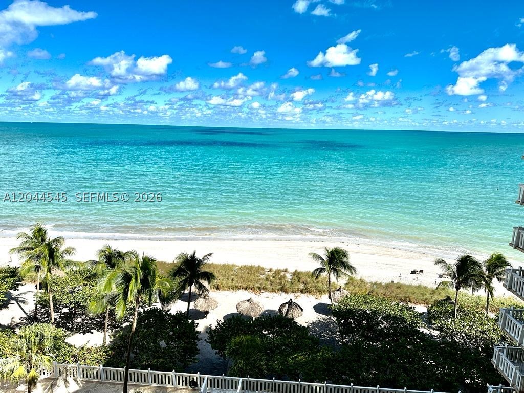 TOWERS OF KEY BISCAYNE CO - Residential