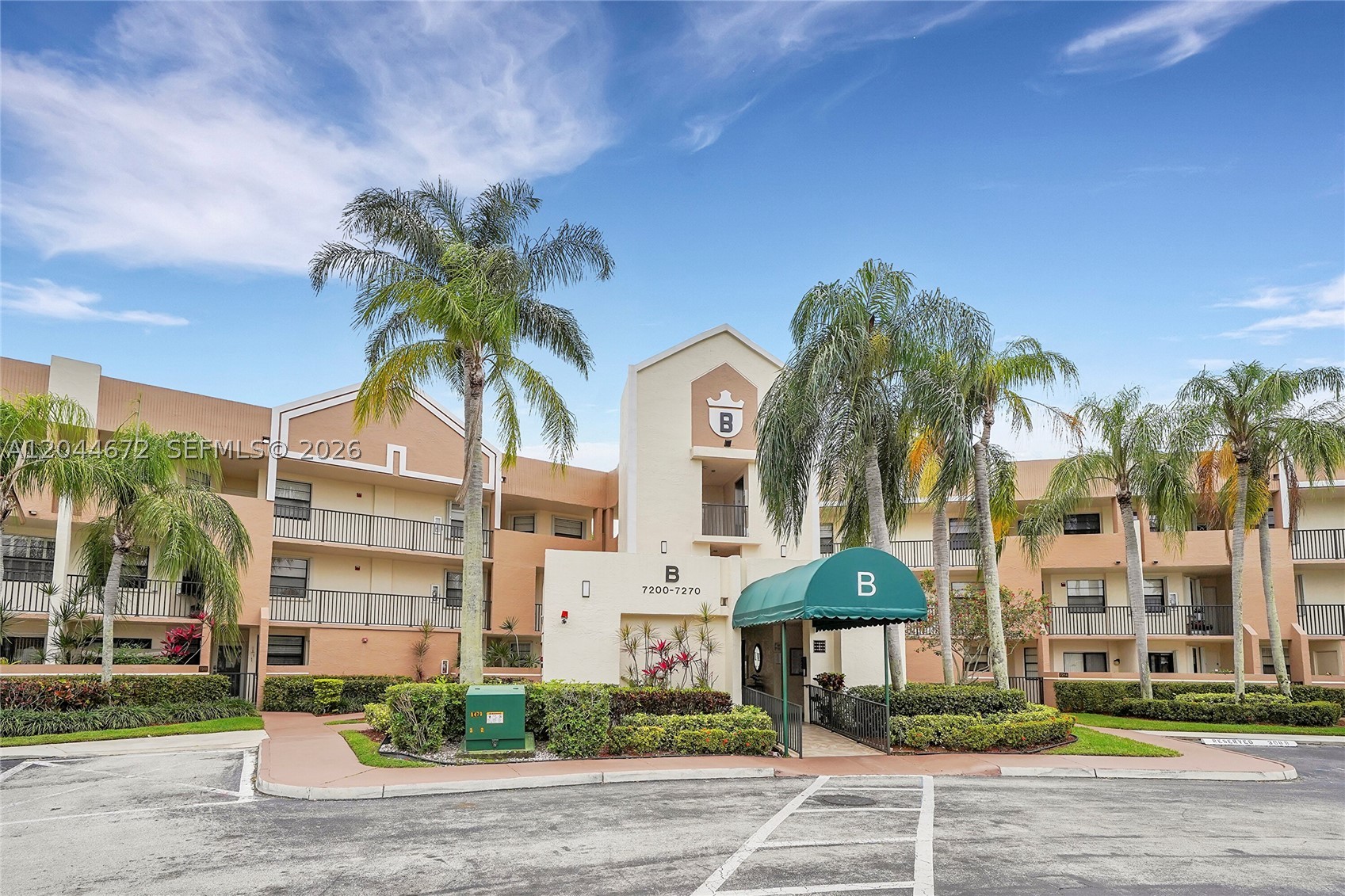 FAIRFAX CONDOMINIUM - Residential Lease