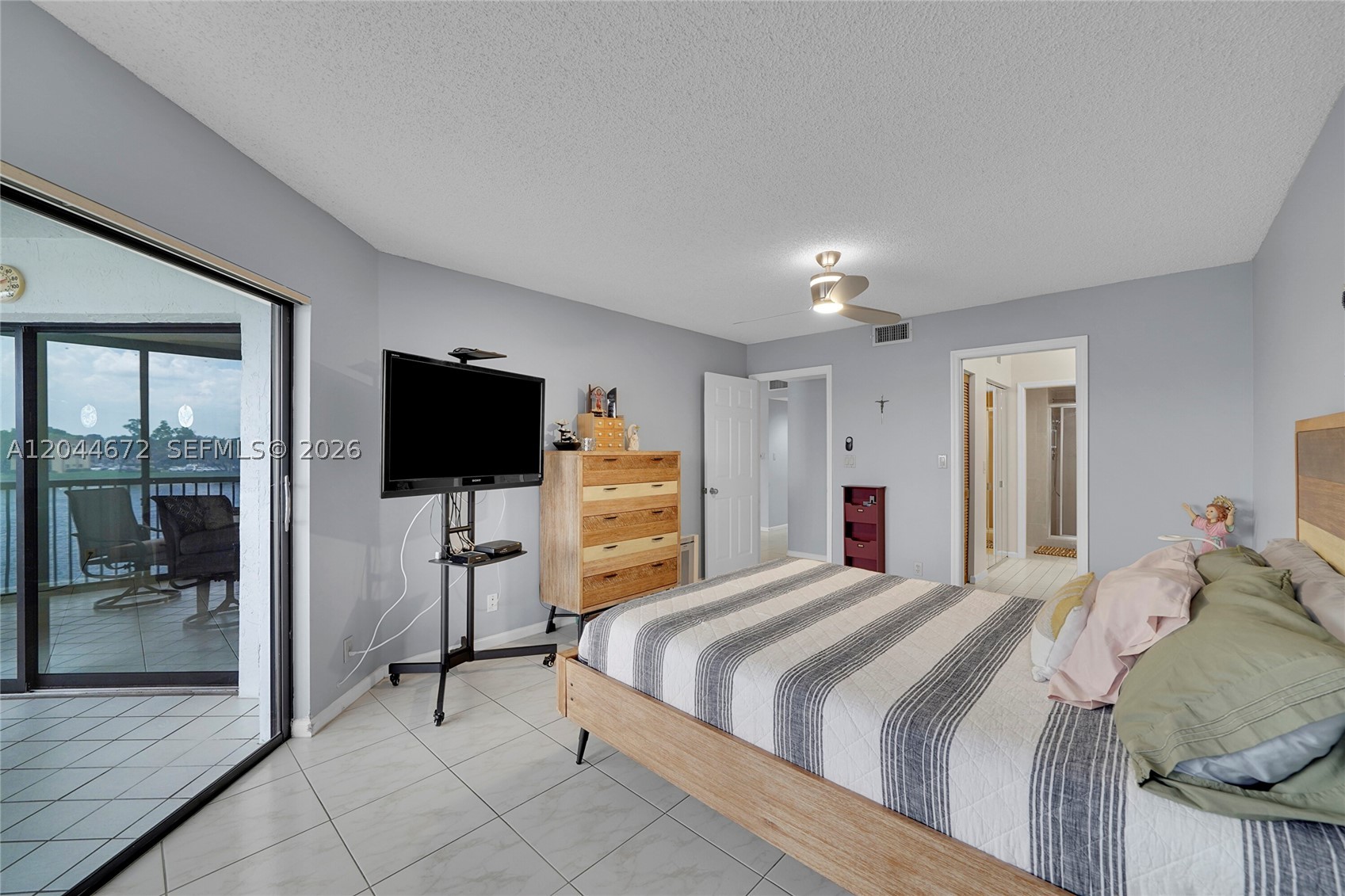 FAIRFAX CONDOMINIUM - Residential Lease