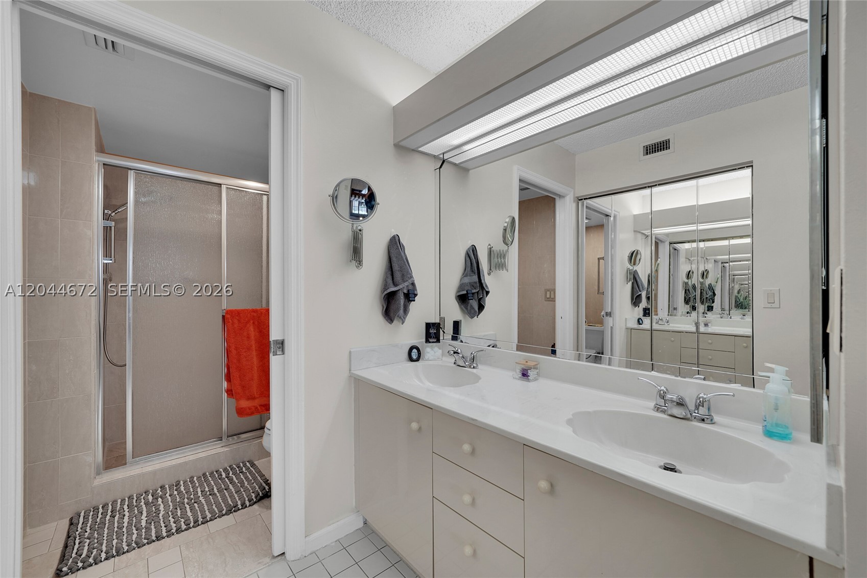FAIRFAX CONDOMINIUM - Residential Lease