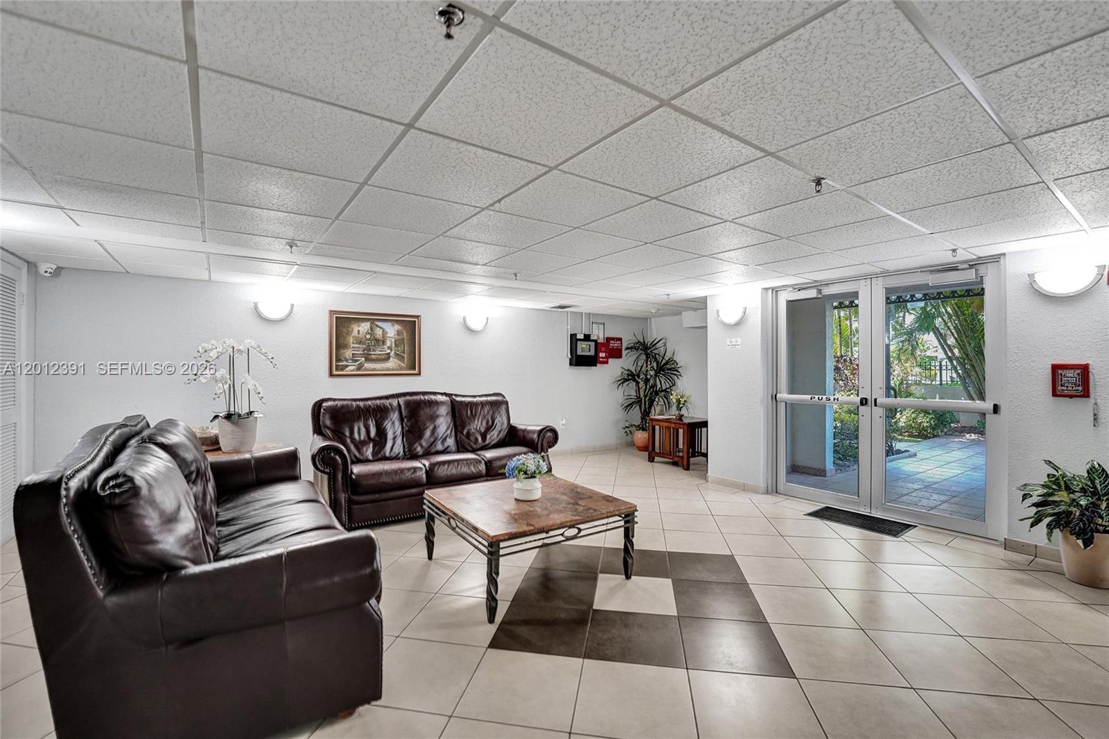 THE ISLES CONDO - Residential