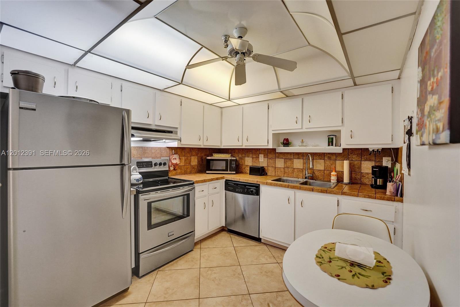 THE ISLES CONDO - Residential