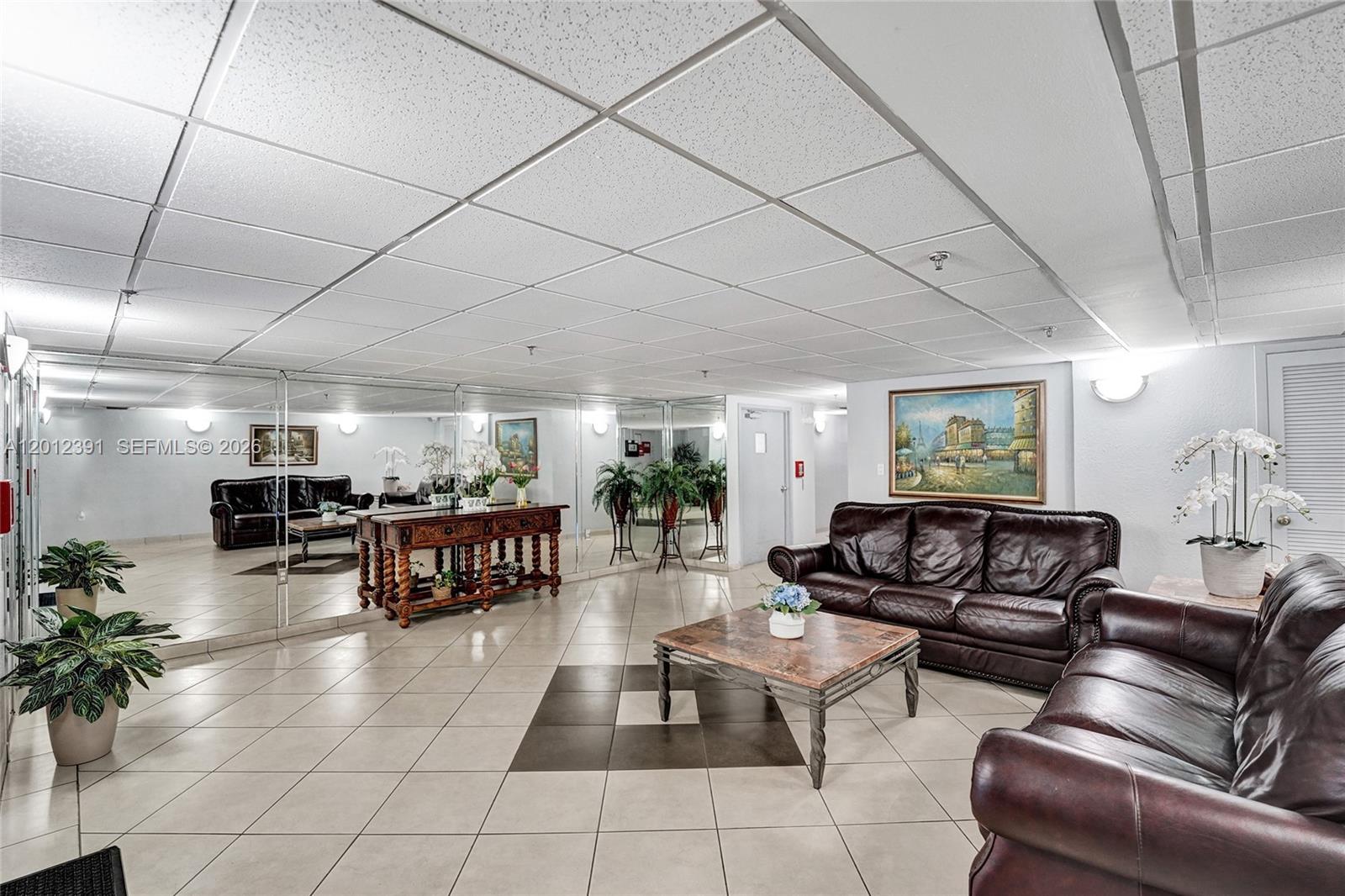 THE ISLES CONDO - Residential
