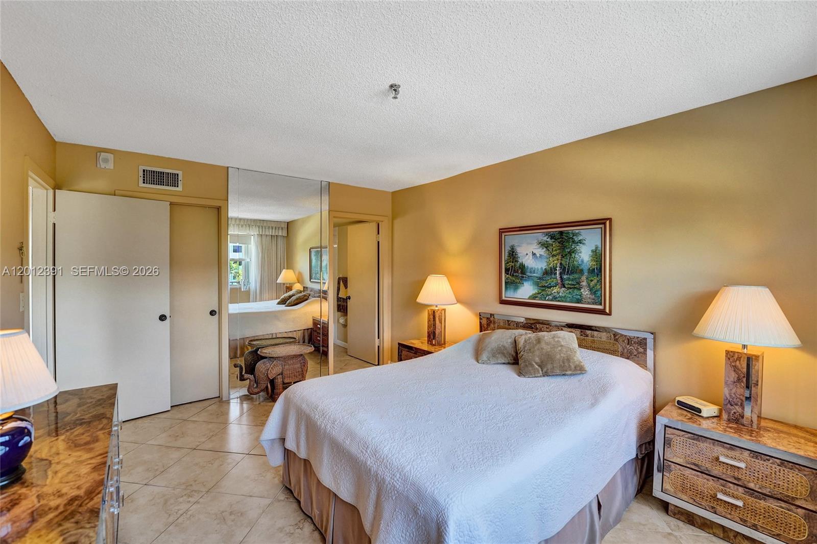 THE ISLES CONDO - Residential