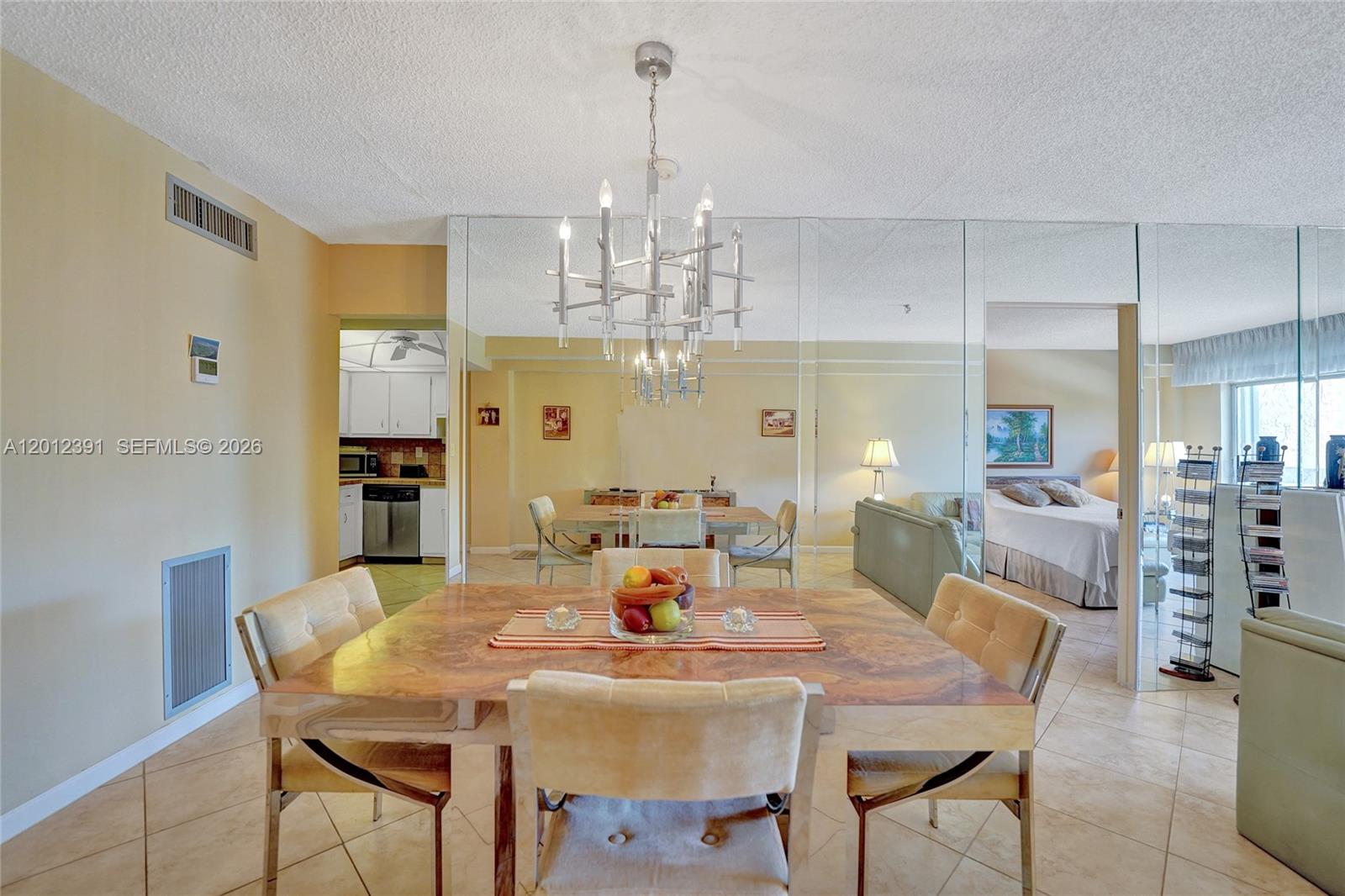 THE ISLES CONDO - Residential