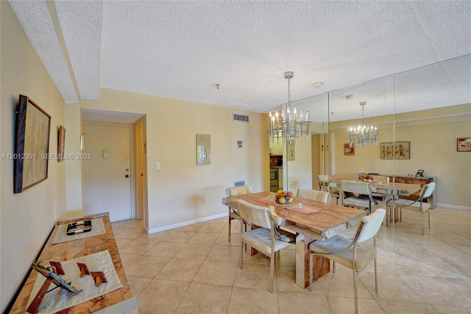 THE ISLES CONDO - Residential