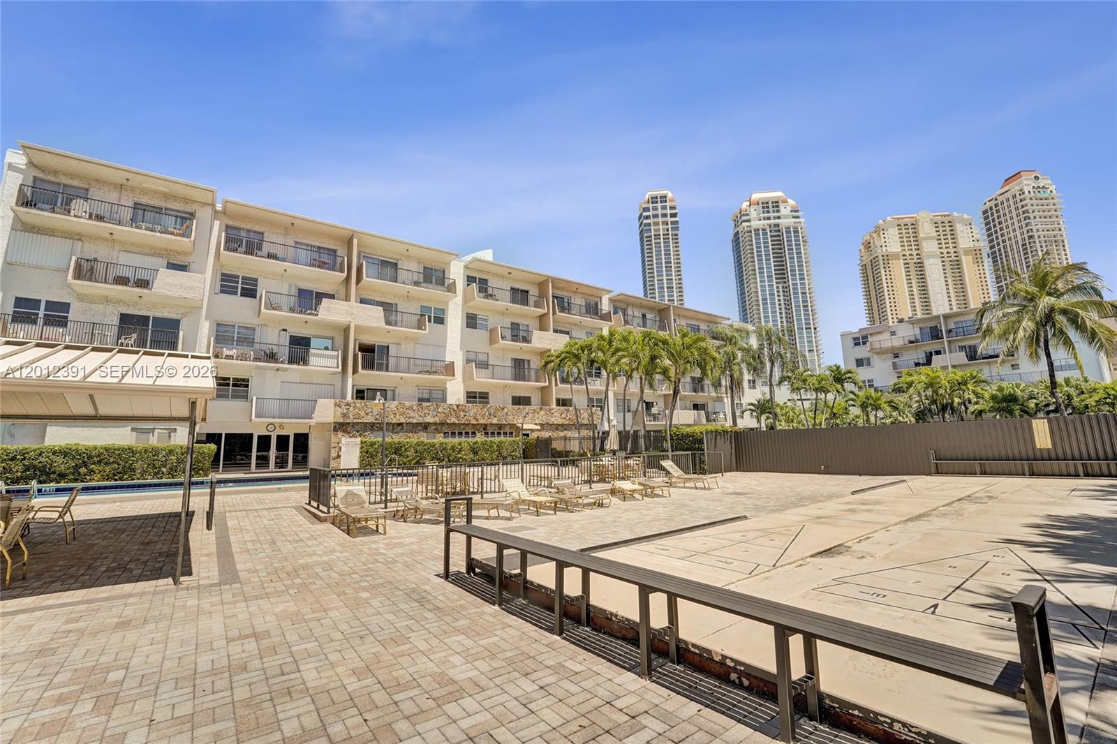 THE ISLES CONDO - Residential
