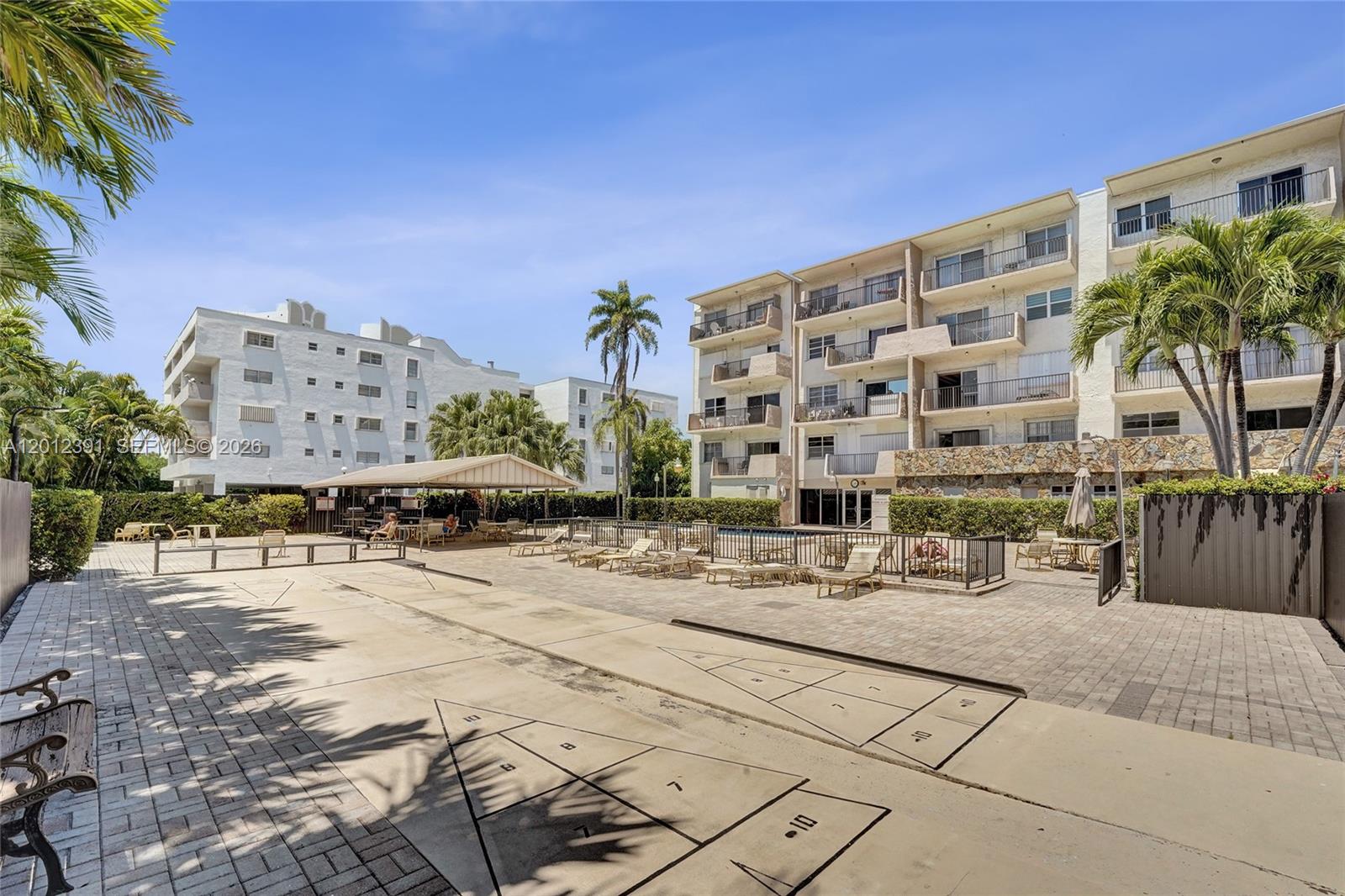THE ISLES CONDO - Residential