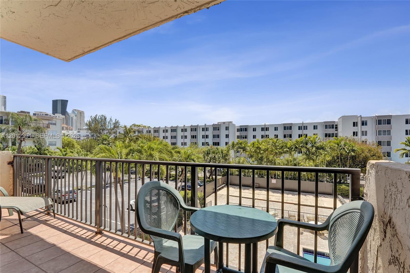 THE ISLES CONDO - Residential