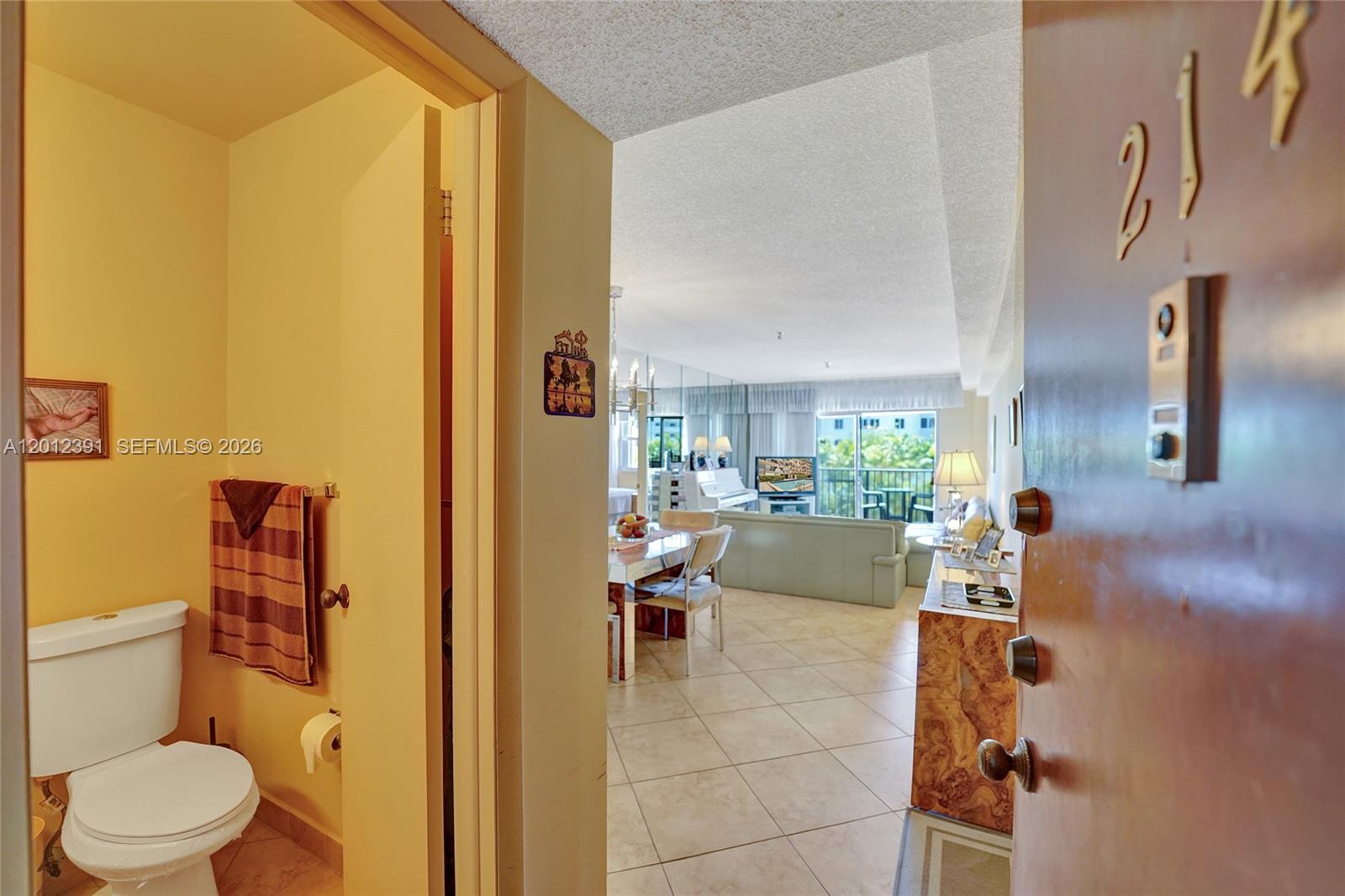 THE ISLES CONDO - Residential