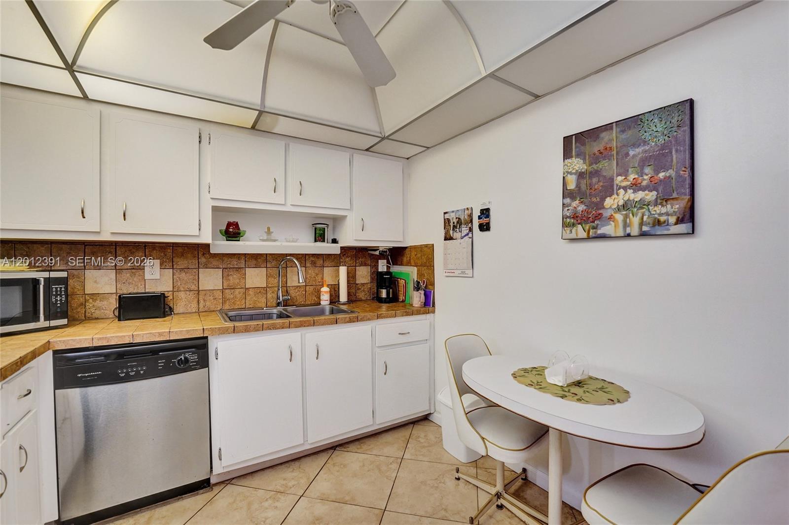 THE ISLES CONDO - Residential