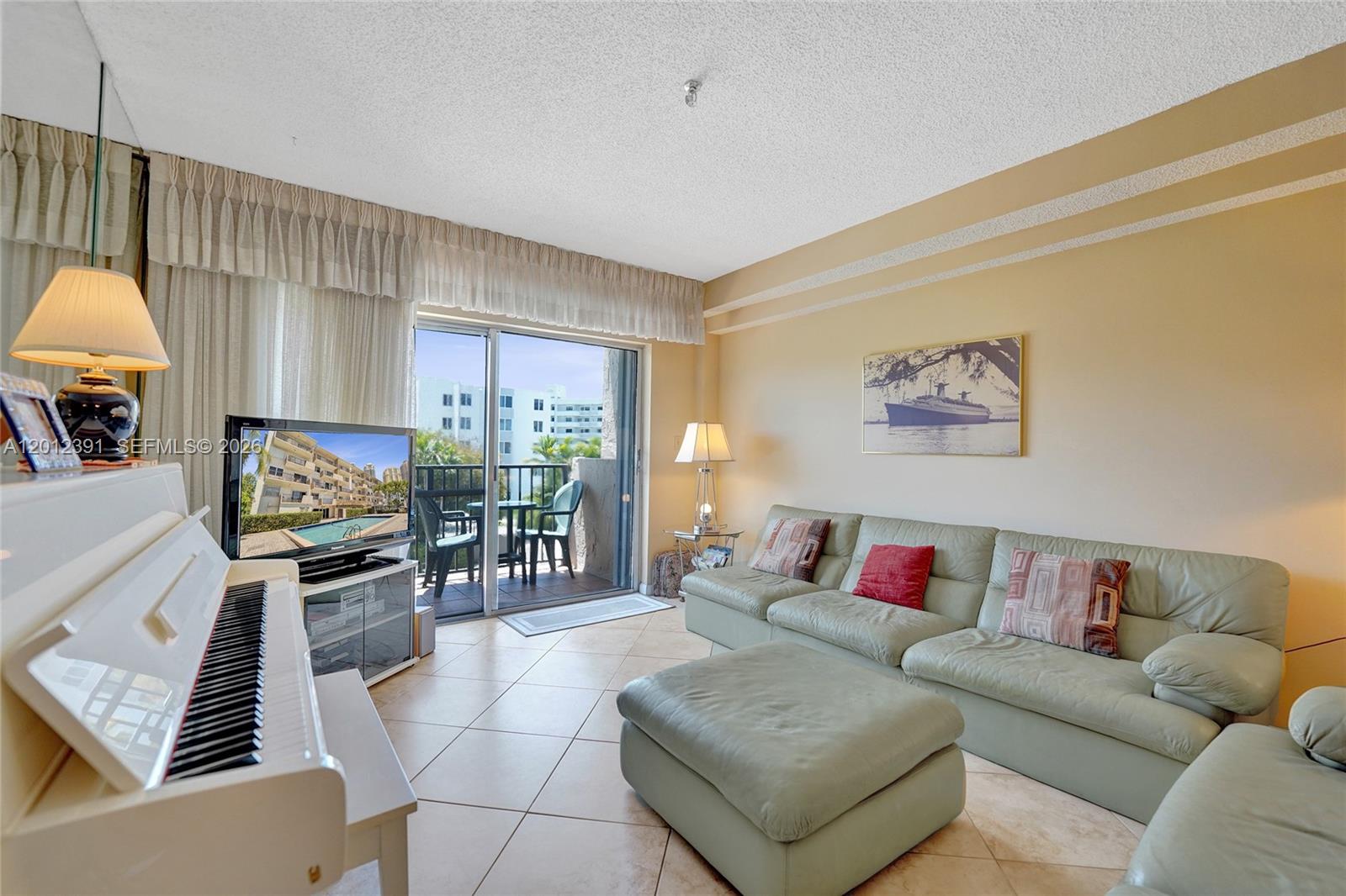 THE ISLES CONDO - Residential