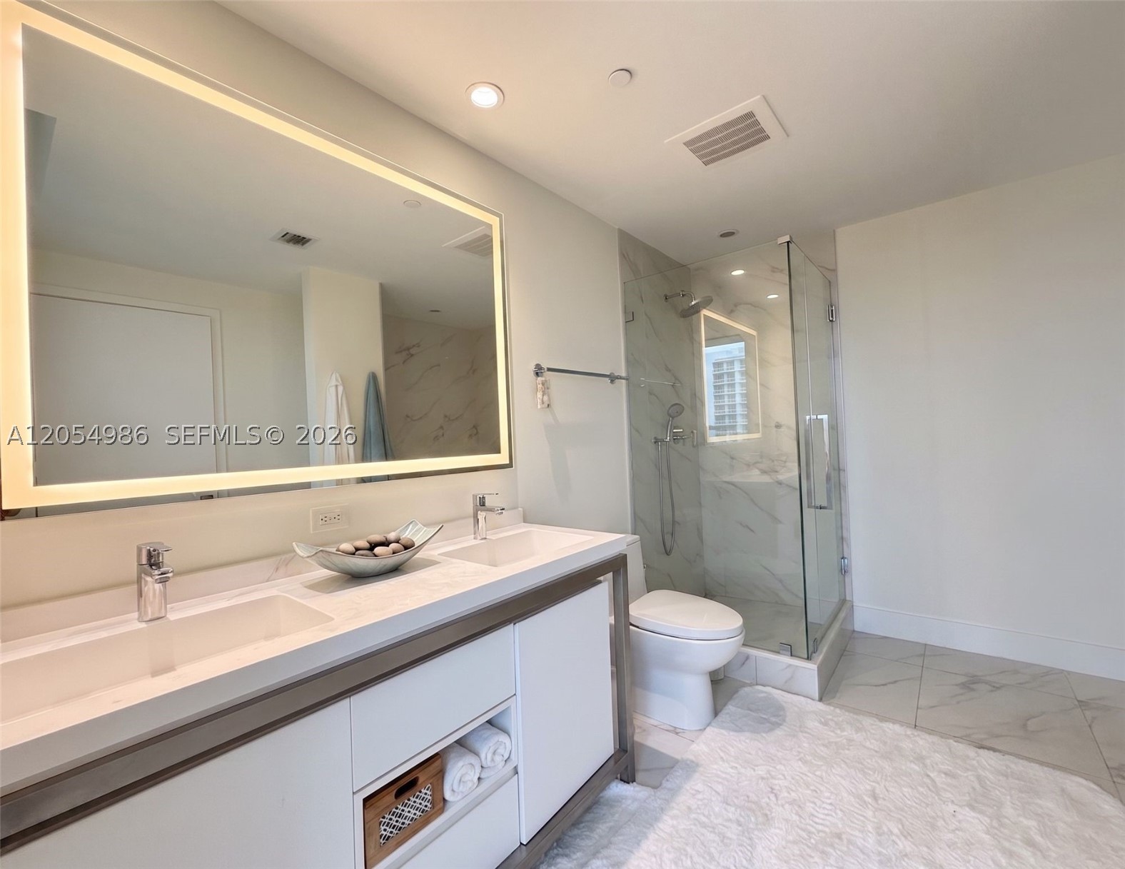 METROPICA NORTH TOWER ONE - Residential