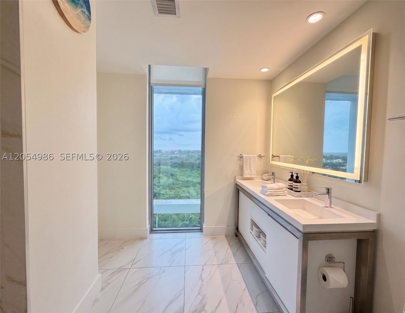 METROPICA NORTH TOWER ONE - Residential