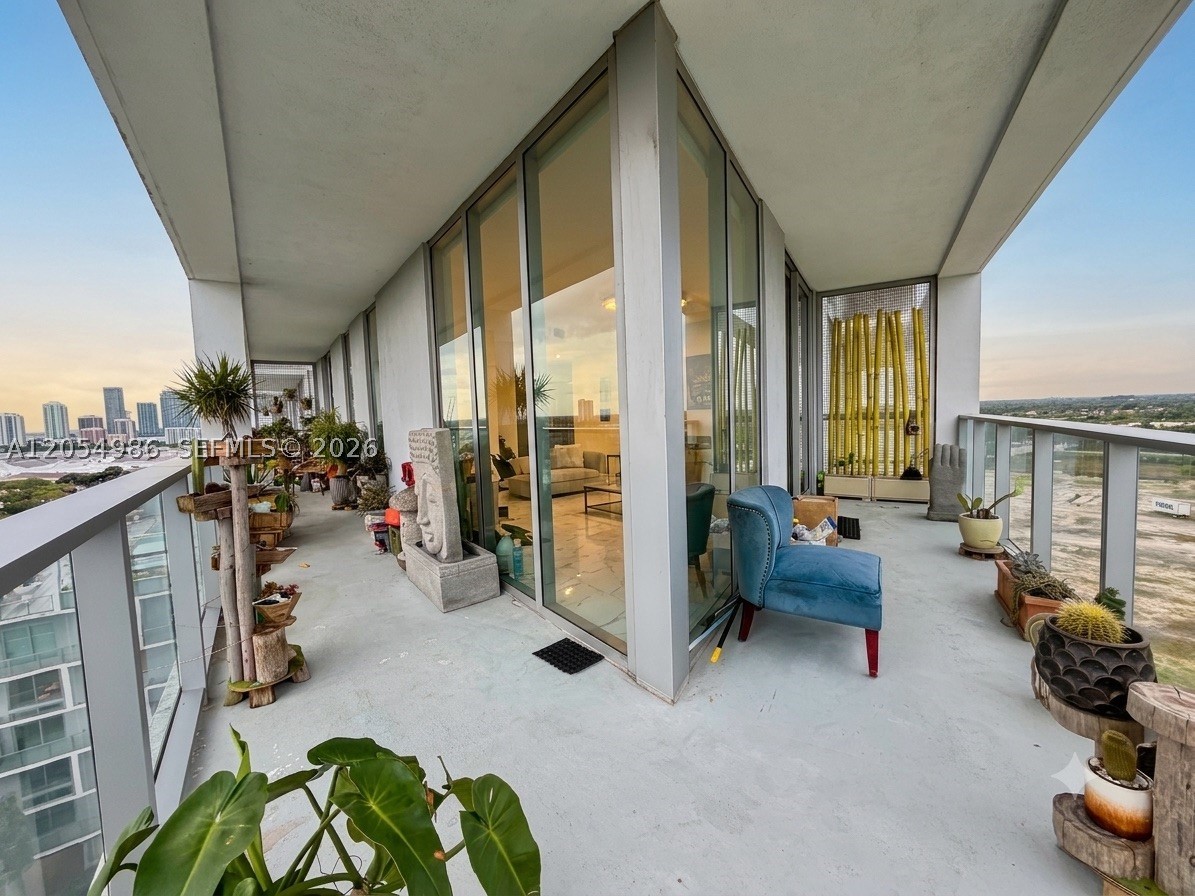 METROPICA NORTH TOWER ONE - Residential
