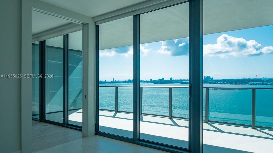 PARAISO BAY CONDO - Residential