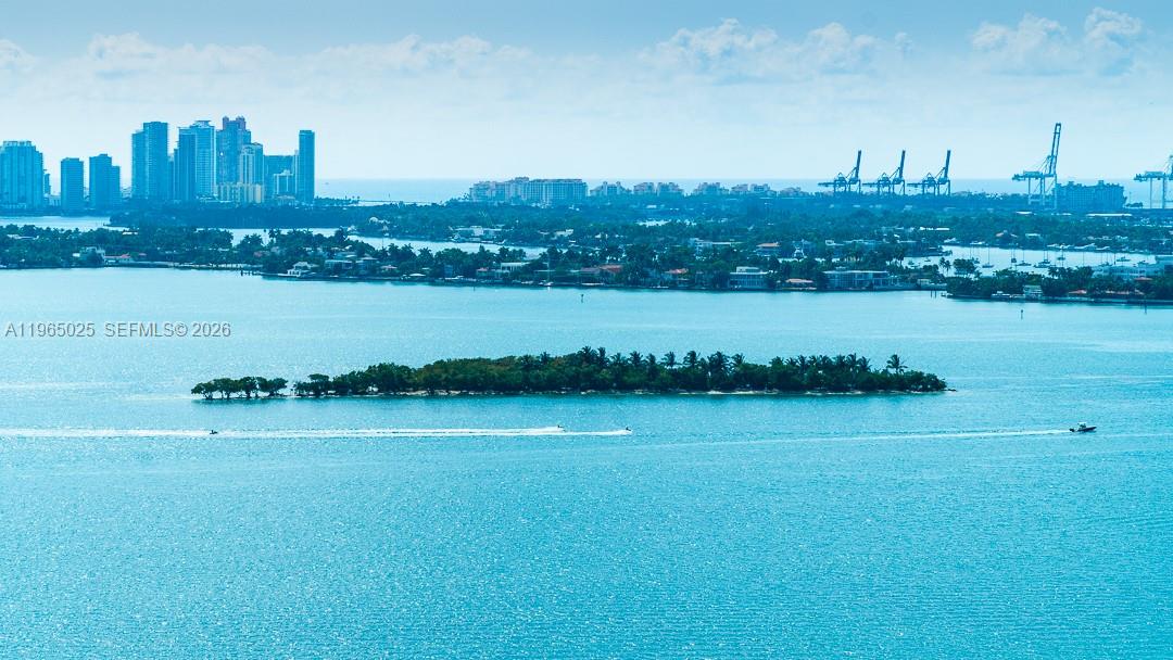 PARAISO BAY CONDO - Residential