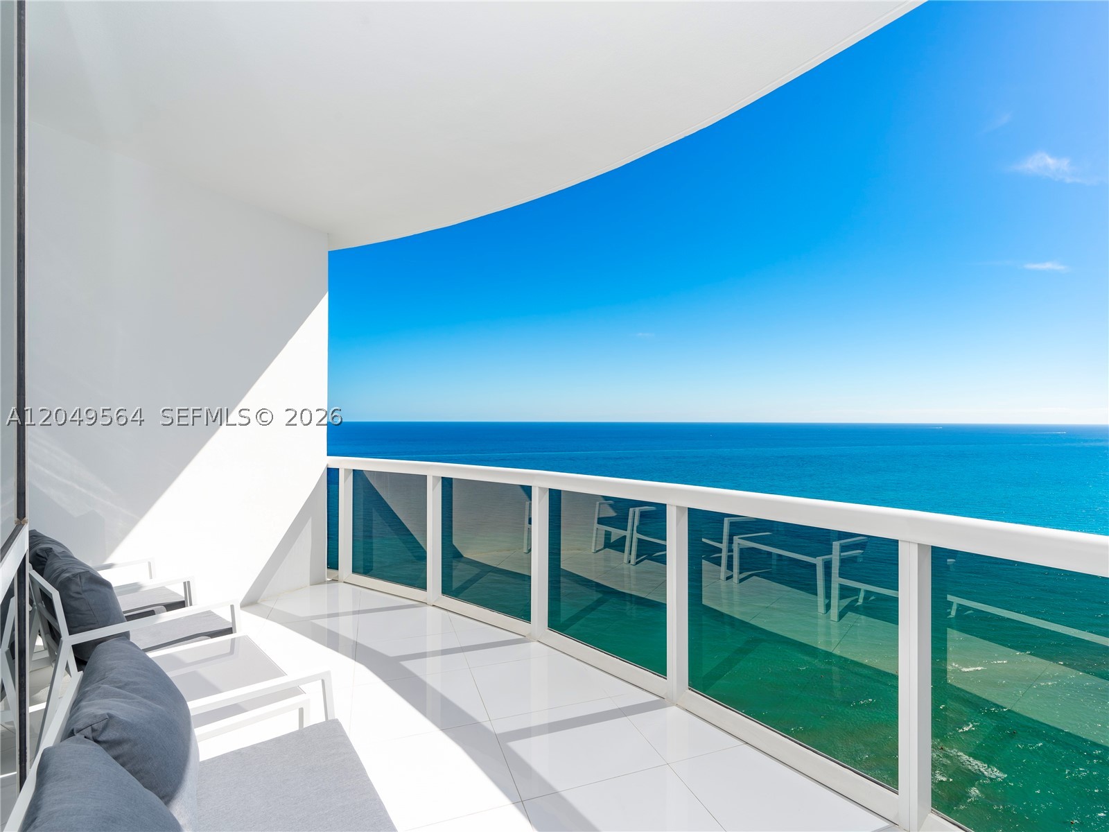 TRUMP ROYALE CONDO - Residential Lease