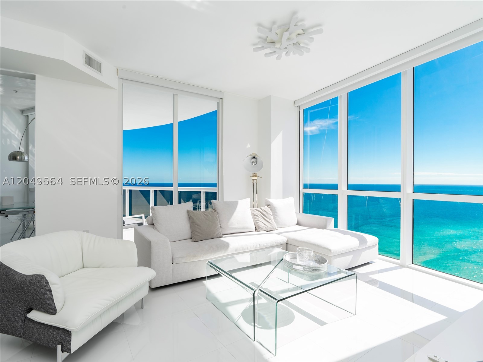 TRUMP ROYALE CONDO - Residential Lease