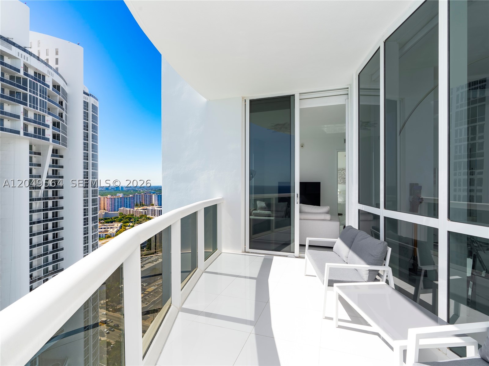 TRUMP ROYALE CONDO - Residential Lease