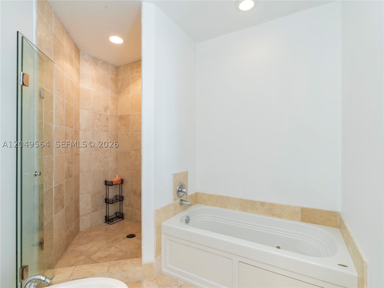 TRUMP ROYALE CONDO - Residential Lease