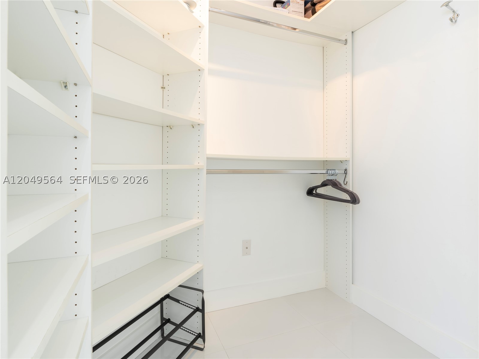 TRUMP ROYALE CONDO - Residential Lease